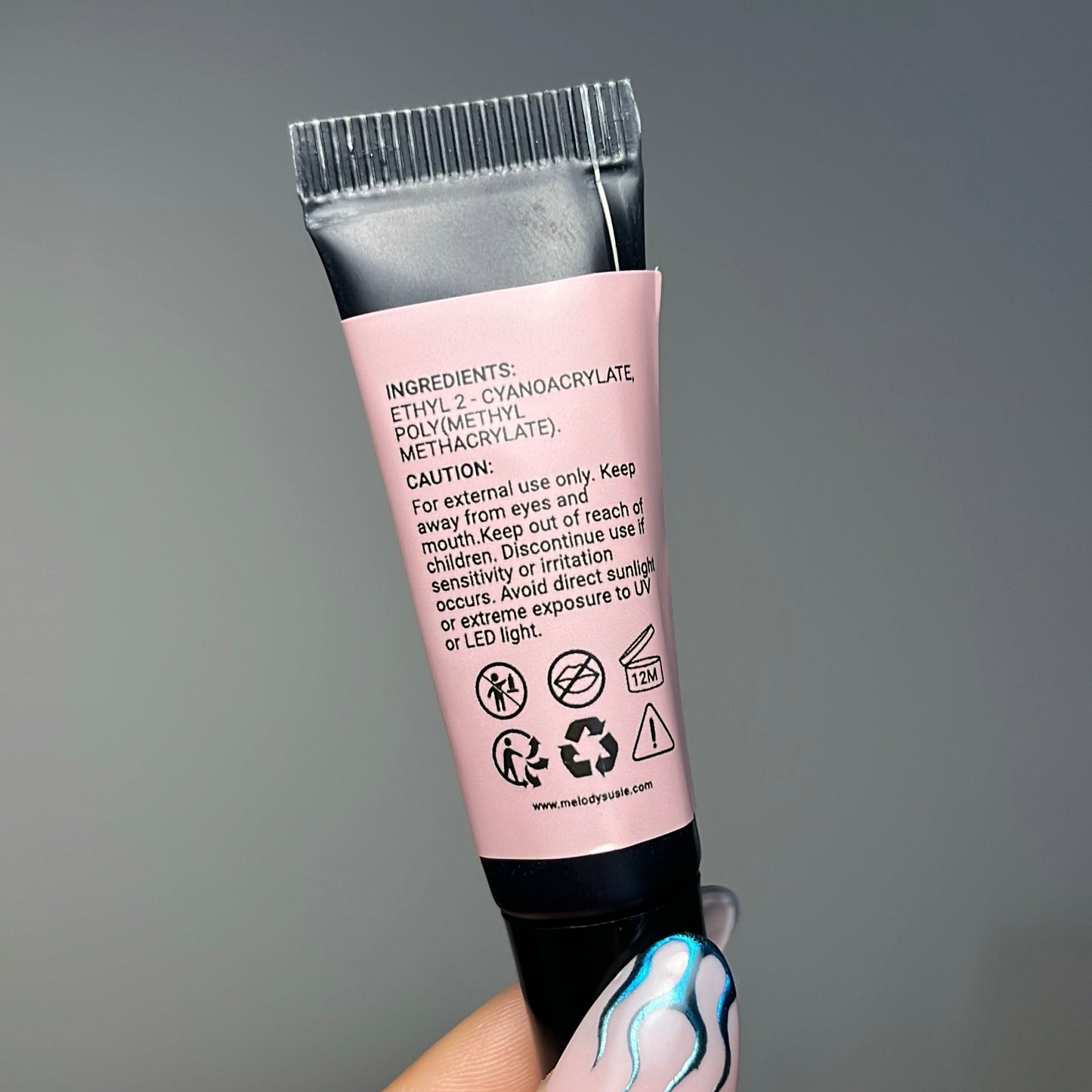 Semi Solid Nail Glue